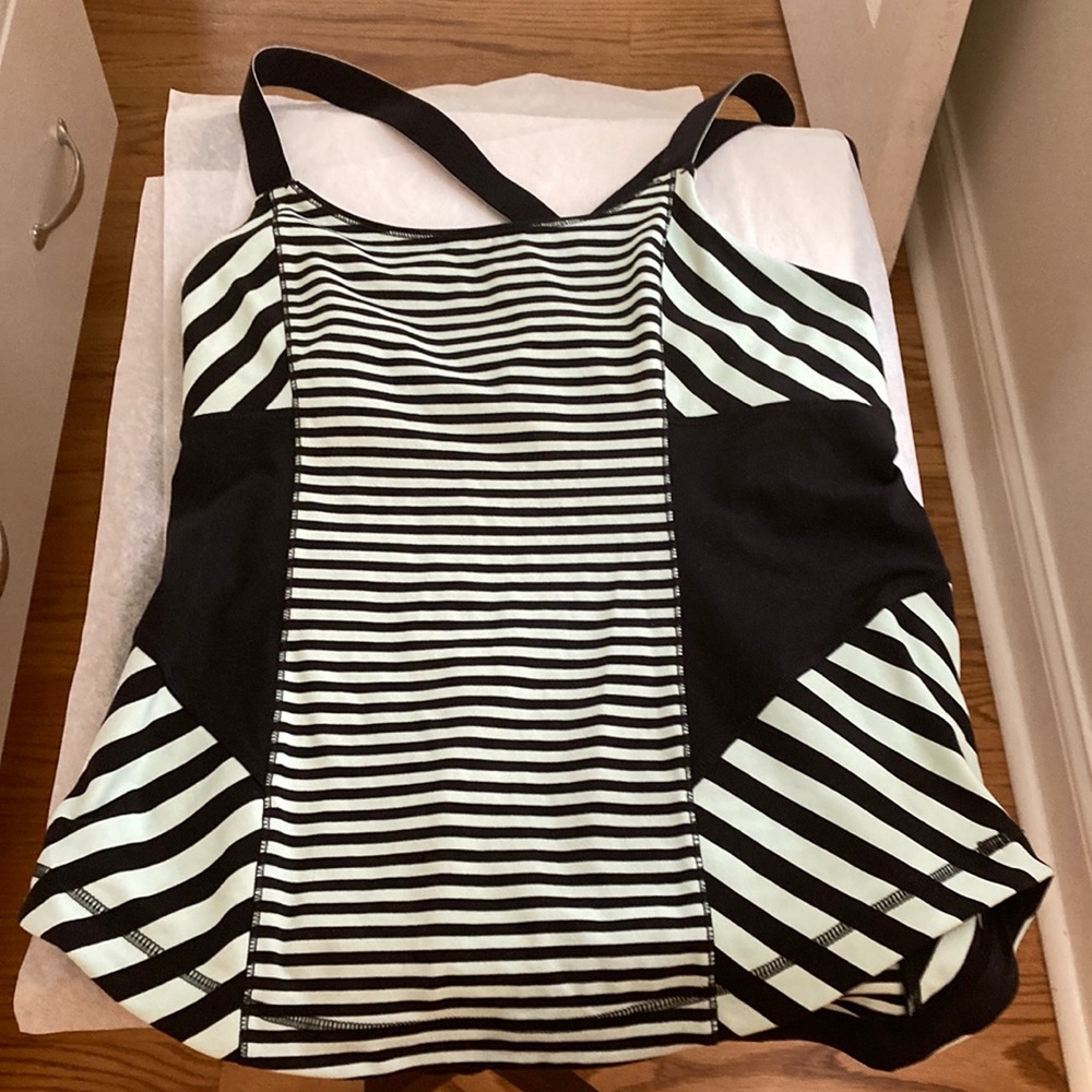 Lululemon tank top